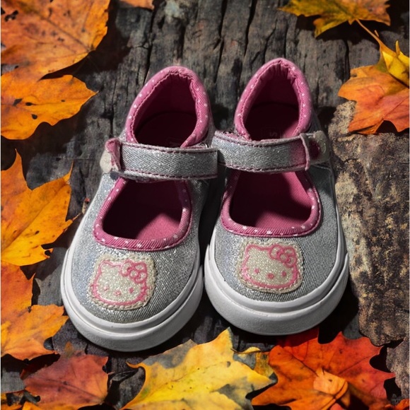 Hello Kitty Keds - Picture 1 of 2